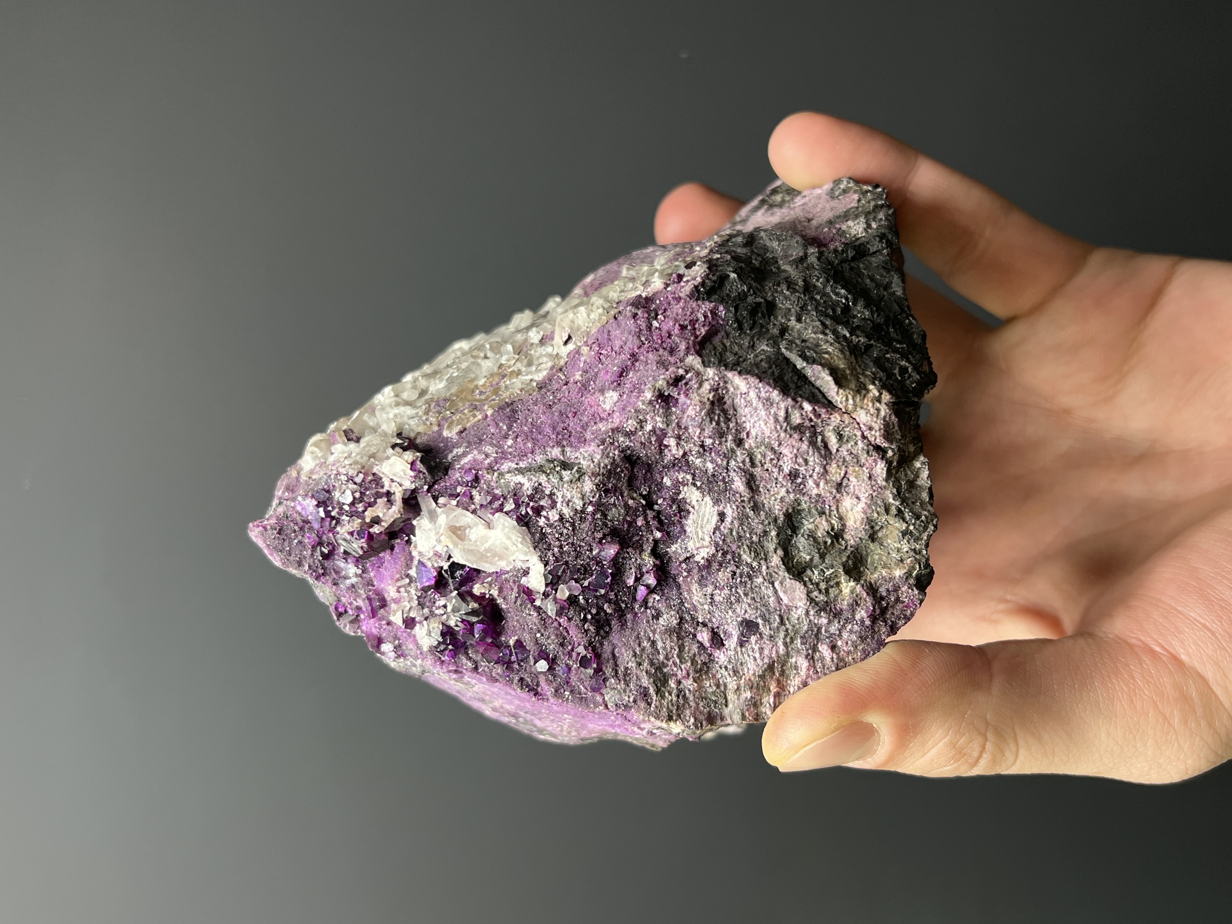 Special Quality Kammererite With Calcite Specimen, 1,8kg