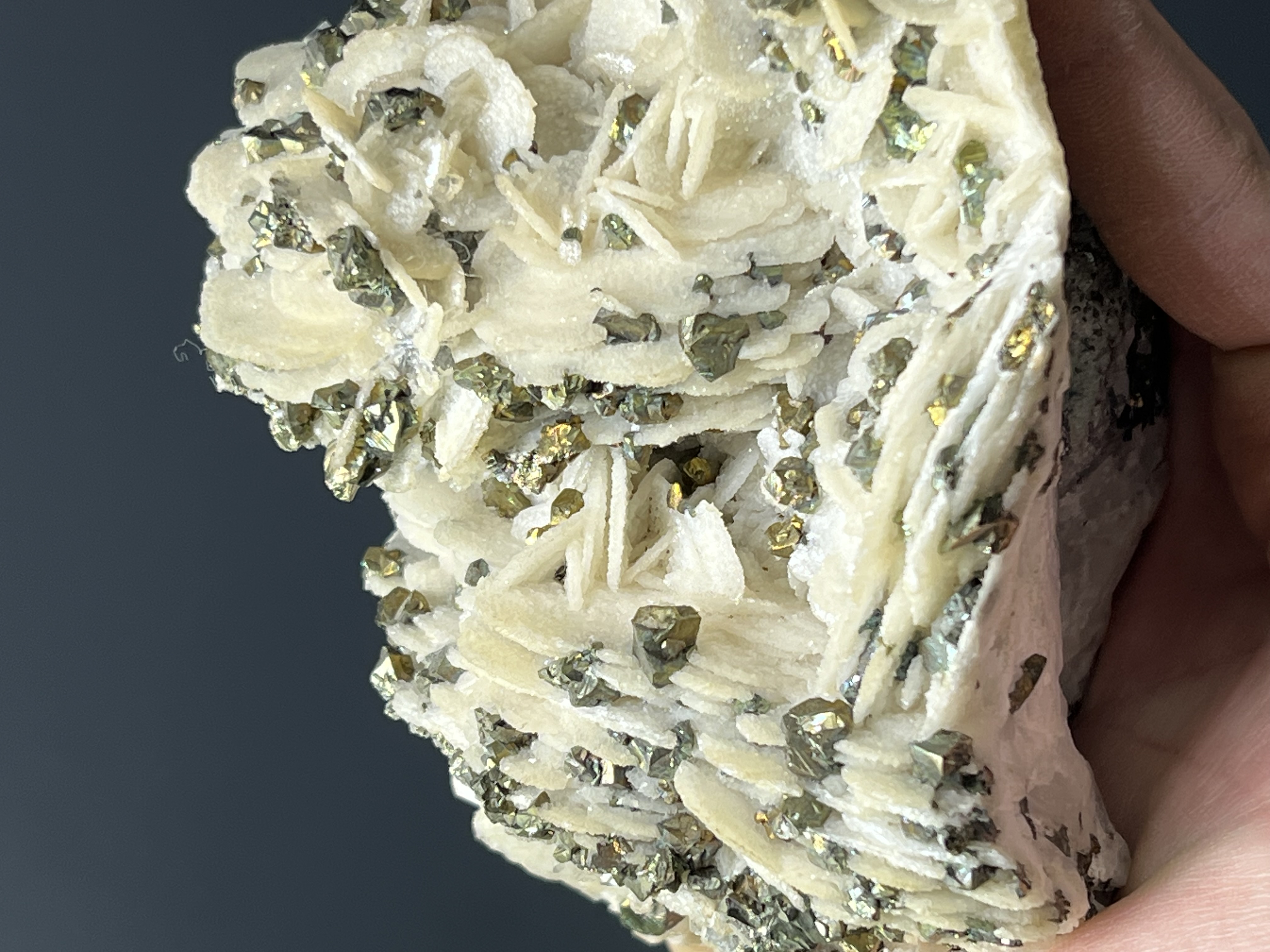 Chalcopyrite On Calcite And Quartz