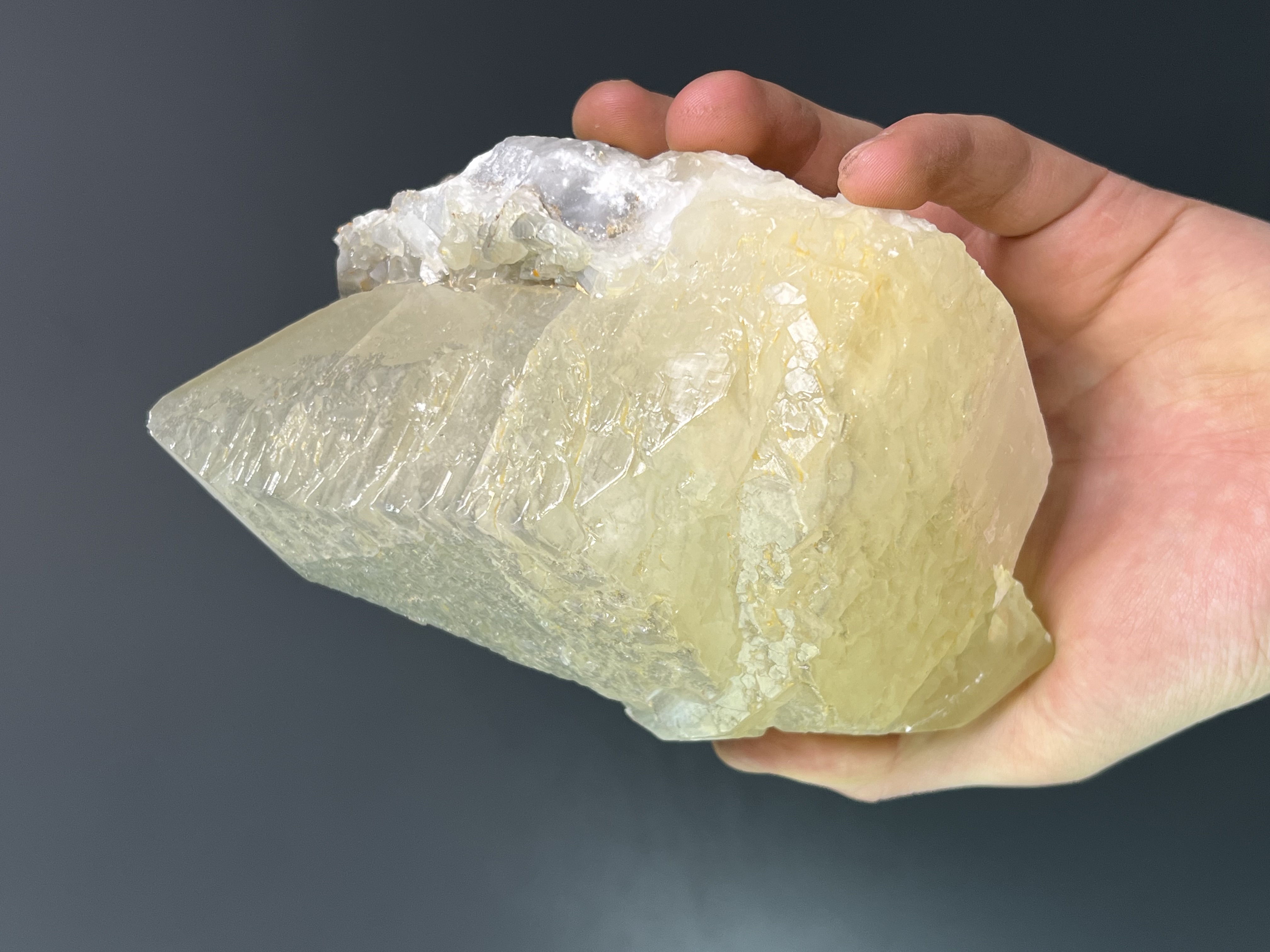 Special Formation Yellow Crystal Calcite