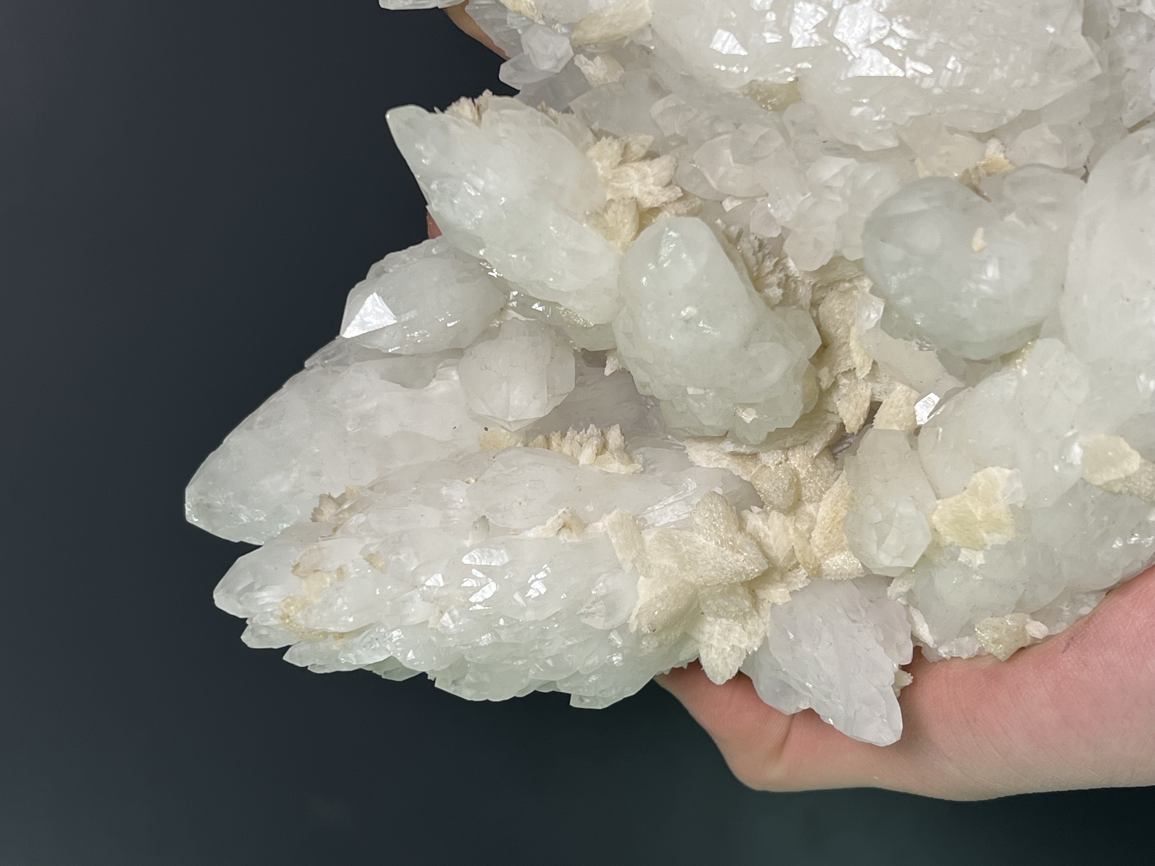 Calcite With Cathedral Crystal Quartz Specimen, 1,2kg