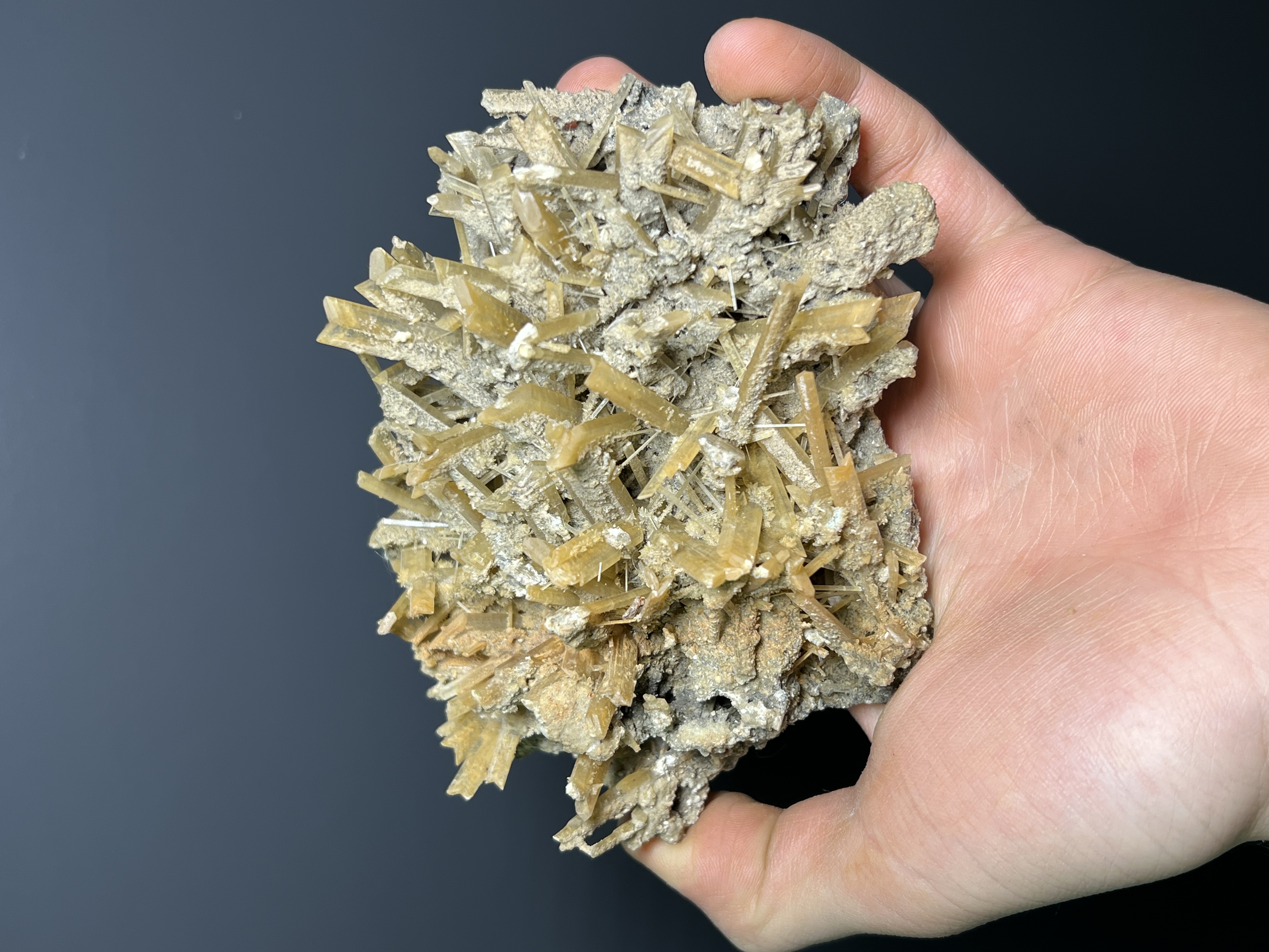 Very Showy Golden Selen Specimen, 244gram