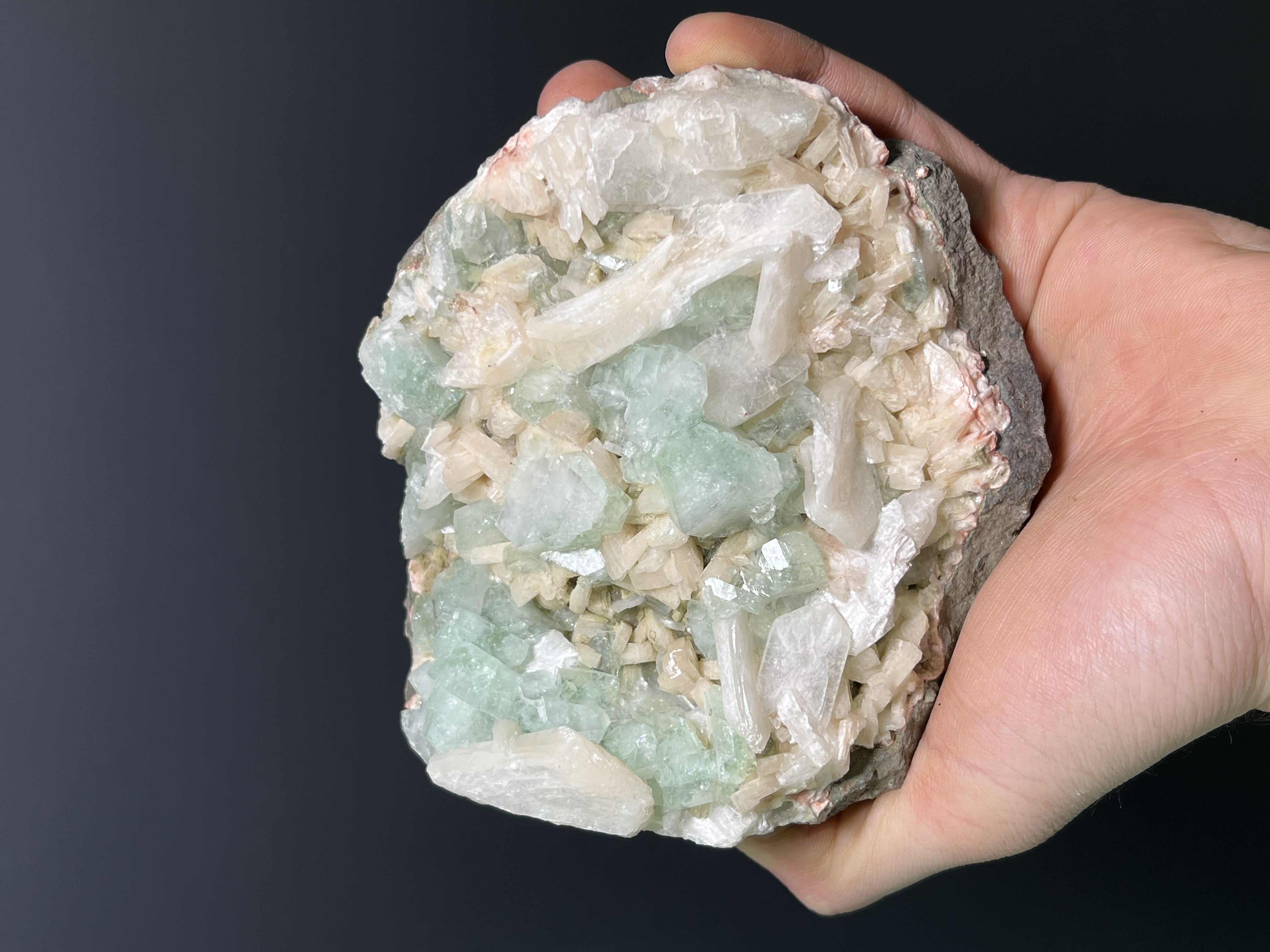 Apophyllite With Heuldanite Specimen, 1kg