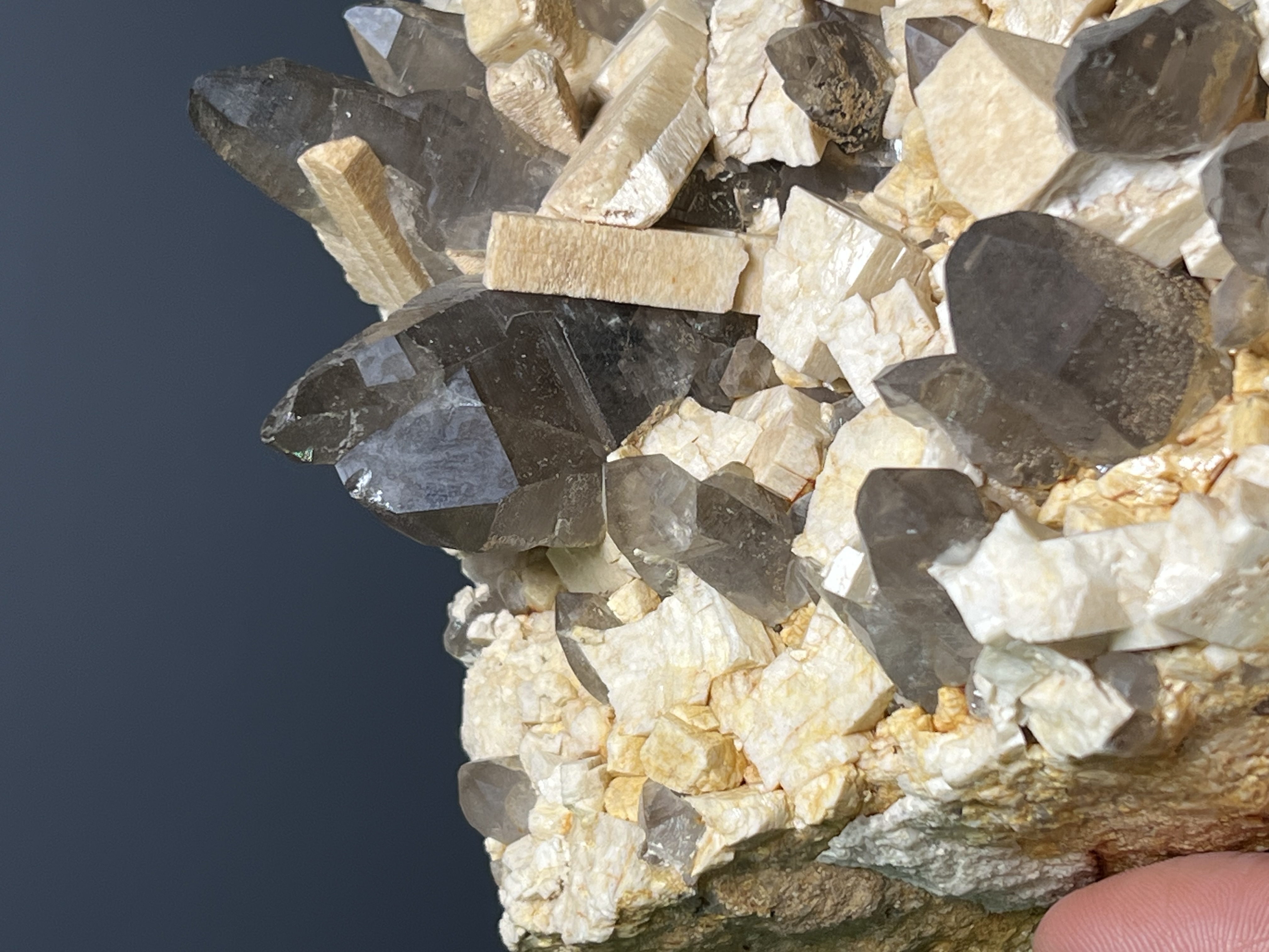 Ortochlase With Smoky Quartz Specimen, 1,5kg