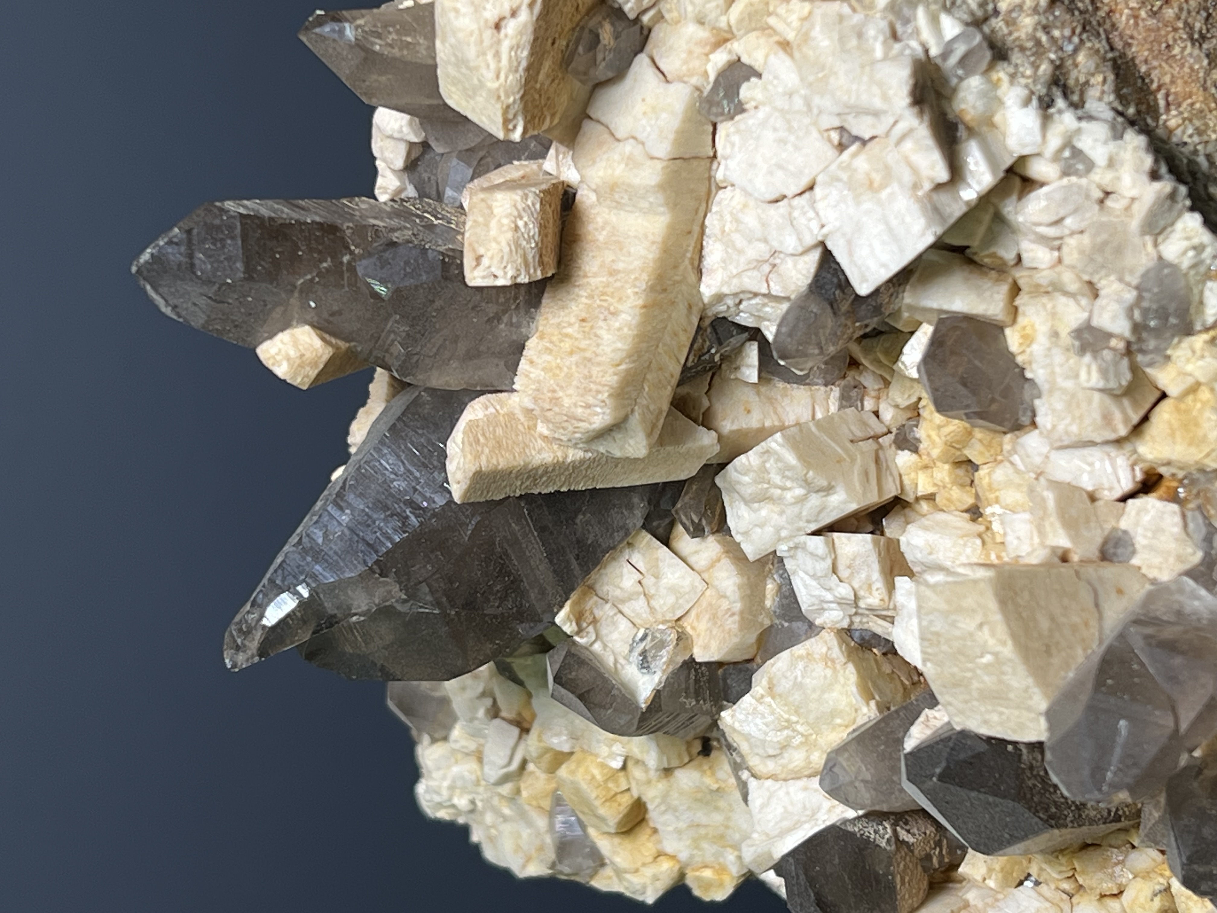 Ortochlase With Smoky Quartz Specimen, 1,5kg